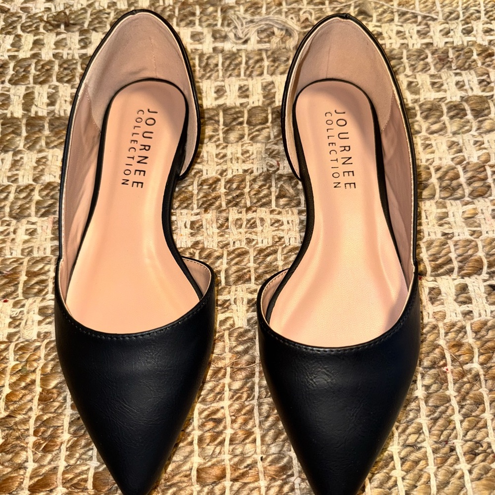 Journee Collection Black Pointed Toe D'Orsay Flats